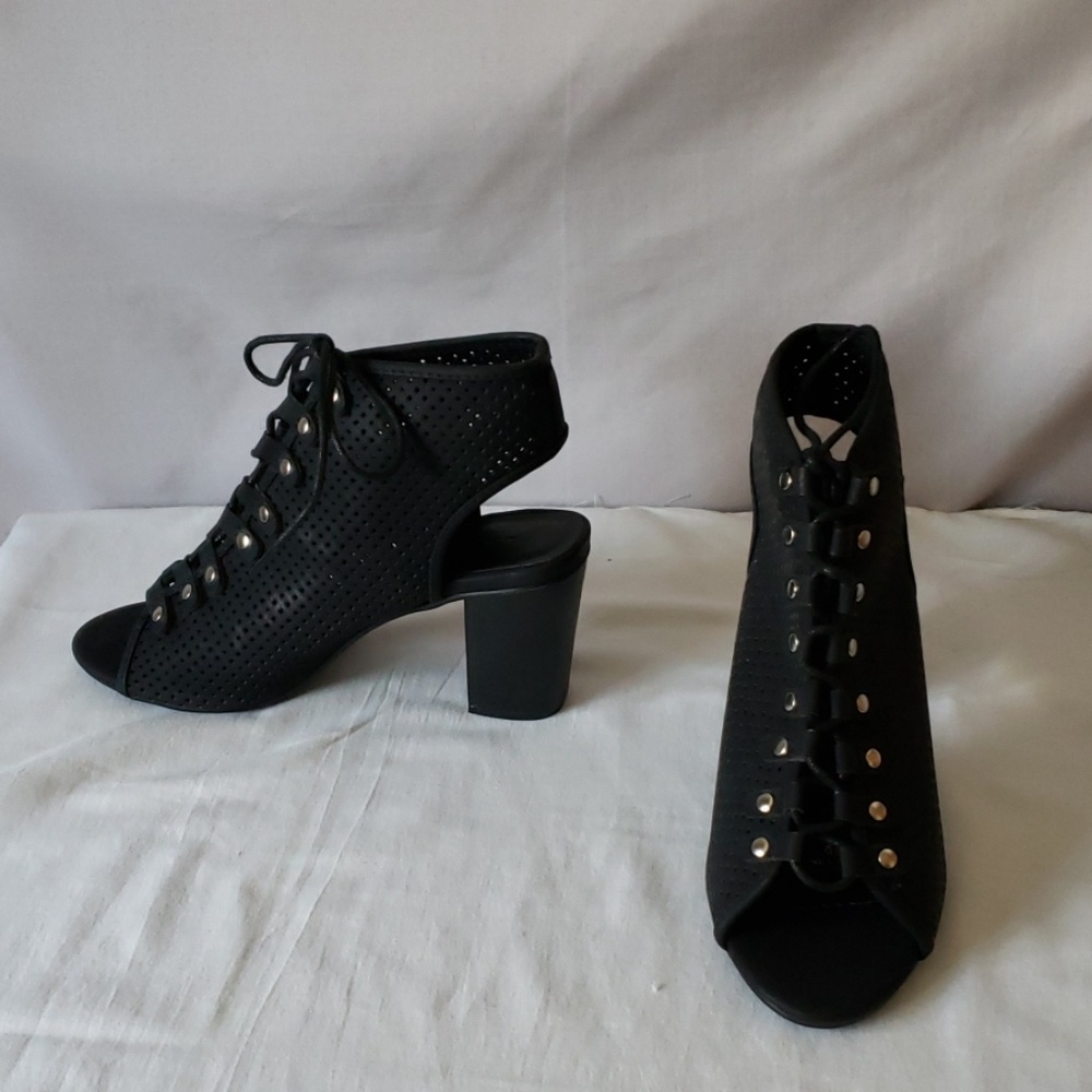 New Laser cut lace up sandals